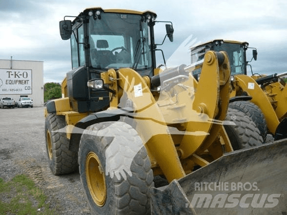 CAT 938M Фронтальні навантажувачі