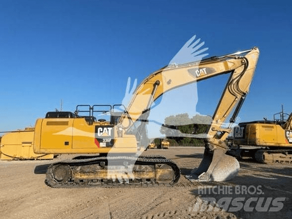 CAT CP56B Грунтові котки