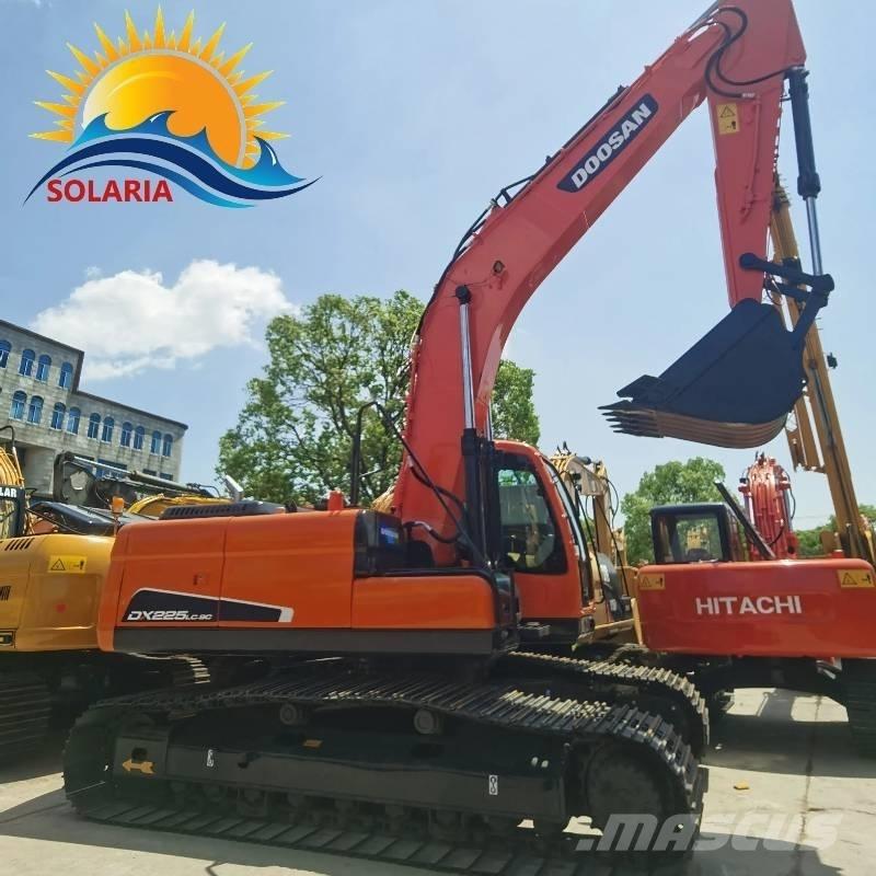 Doosan DX 225 LC Гусеничні екскаватори
