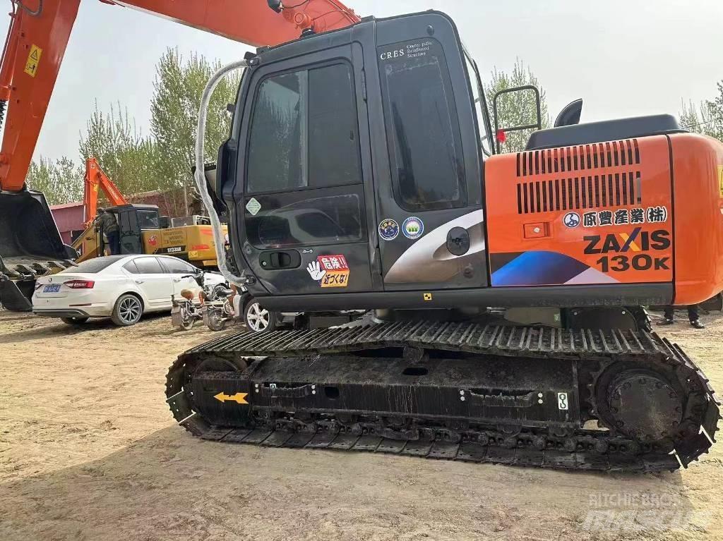 Hitachi 130 Гусеничні екскаватори