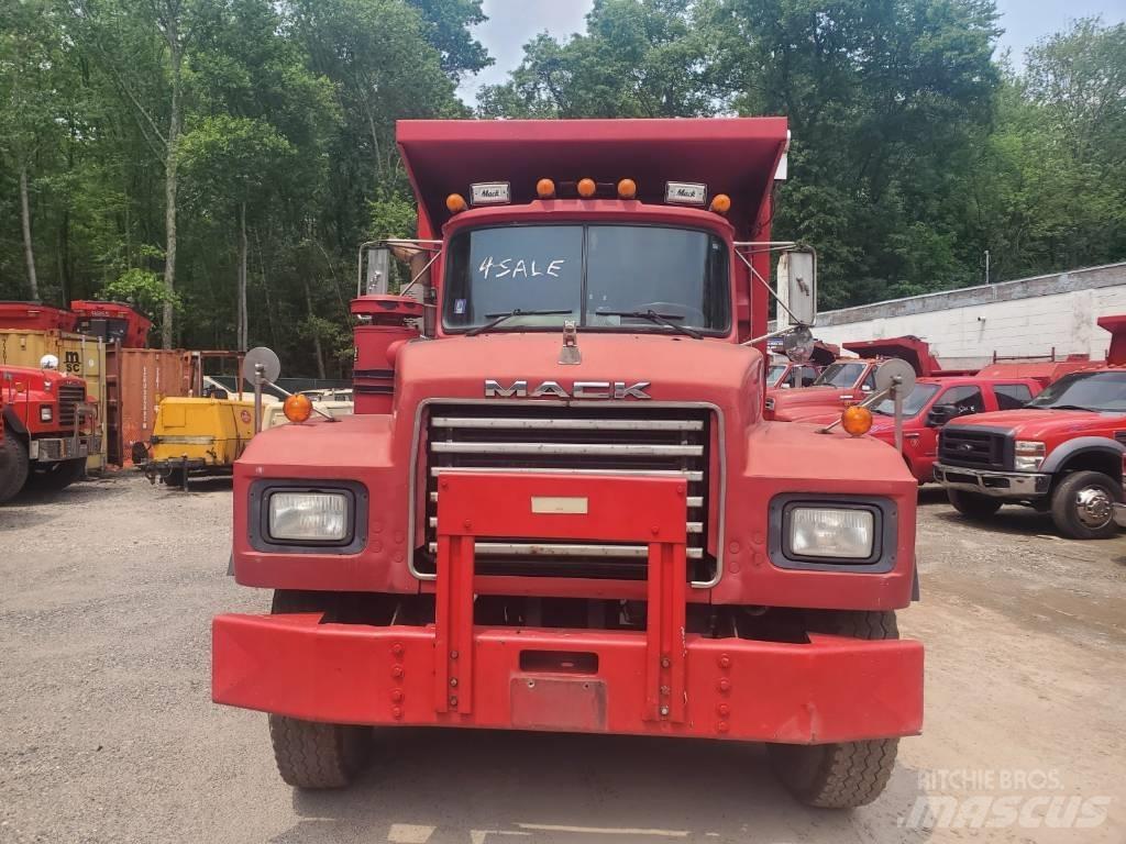 Mack RD690SX Самоскиди