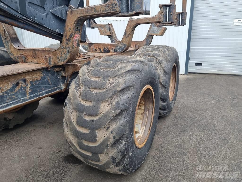 Komatsu 855 Форвардери