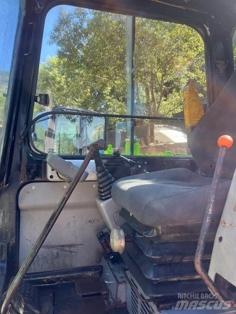 Hyundai R60-5 Гусеничні екскаватори
