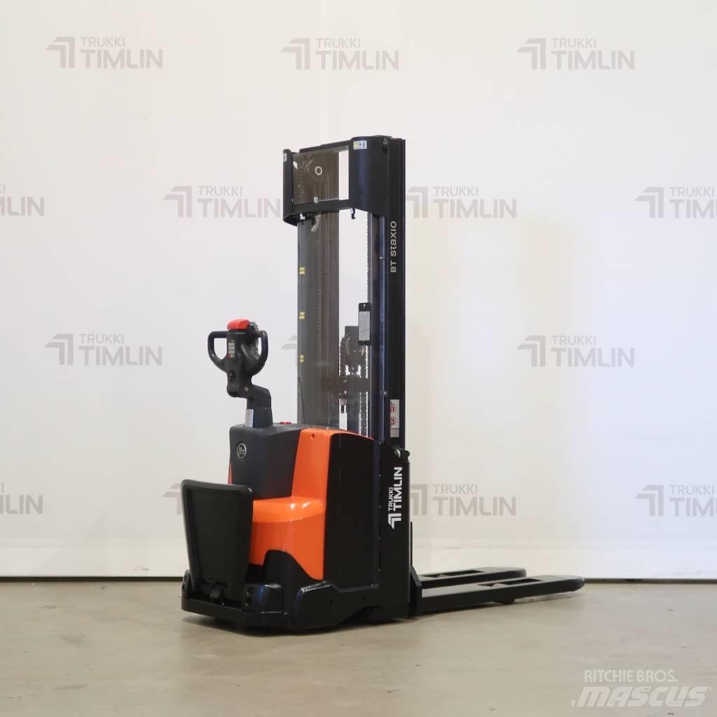 BT SWE120 (uusi akku) Самохідні електроштабелери
