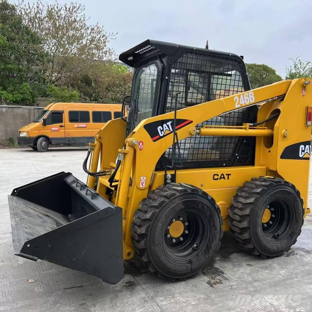 CAT 246 B Малі навантажувачі