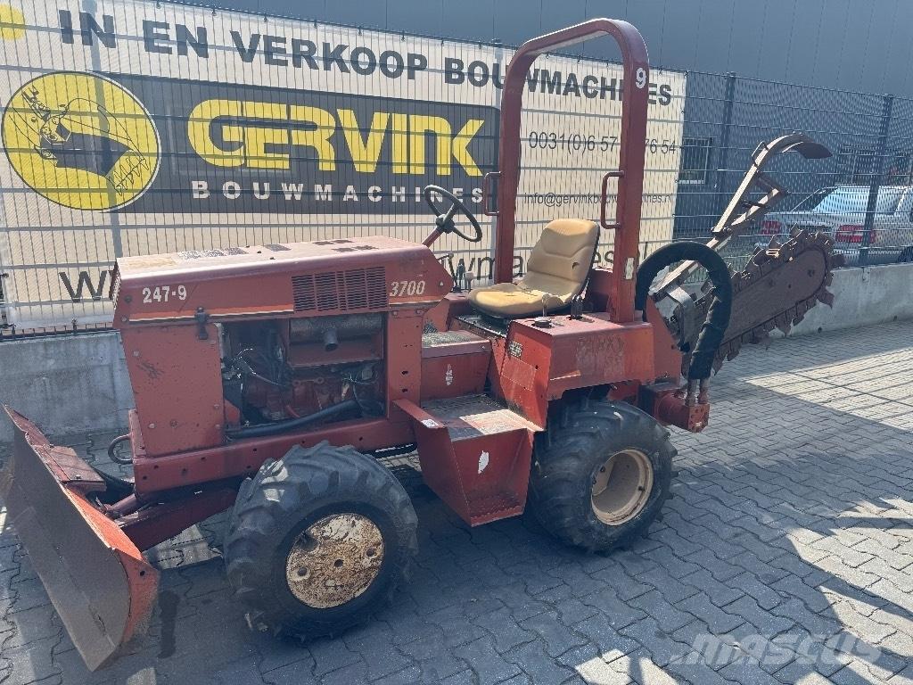 Ditch Witch 3700 DD Канавокопачі