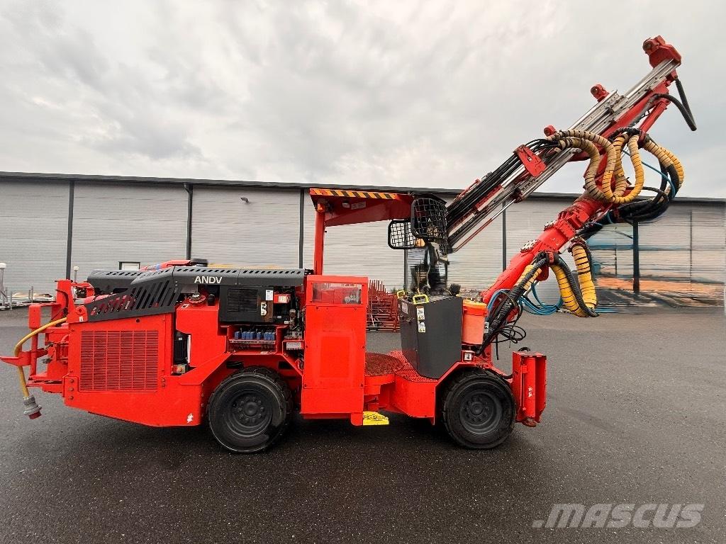 Sandvik DD212 Мобільні бурові установки