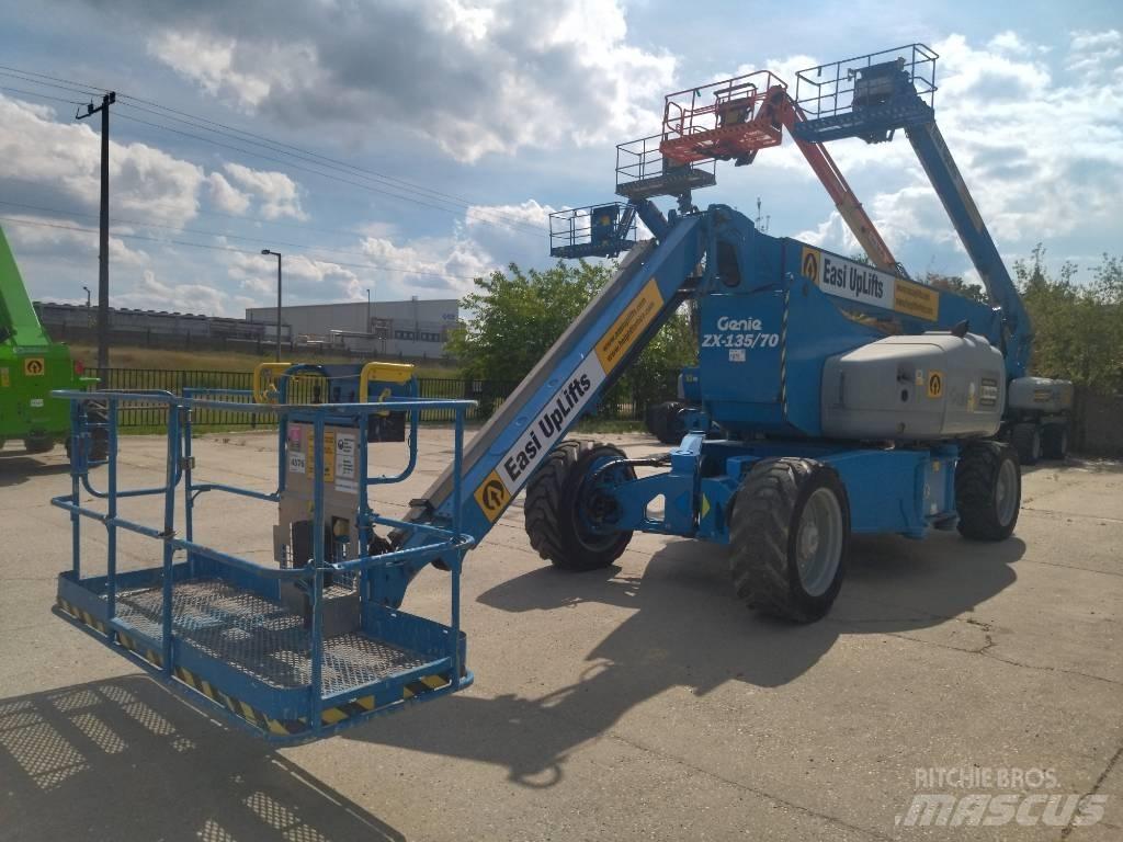 Genie ZX 135/70 Колінчаті підйомники