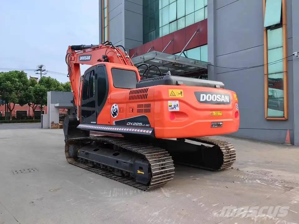 Doosan DX225LC-9C Гусеничні екскаватори