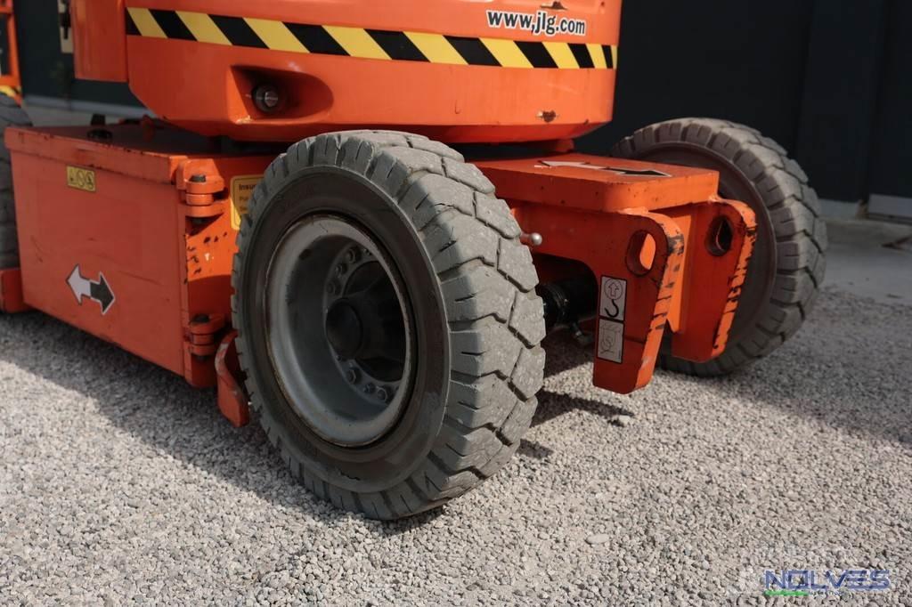 JLG E300AJP Колінчаті підйомники