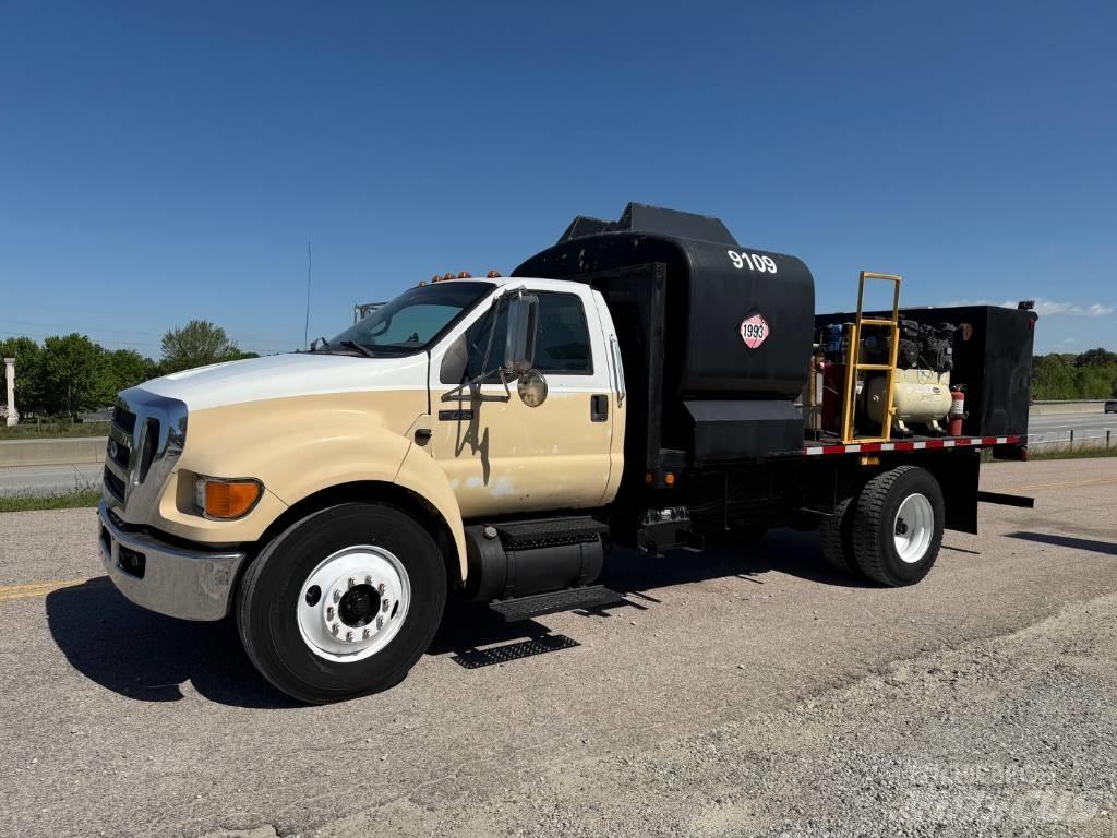 Ford F 750 XLT Комунальні автомобілі / автомобілі загального призначення
