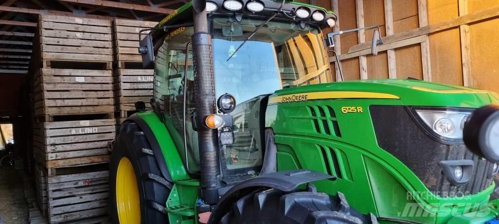 John Deere 6125 R Трактори