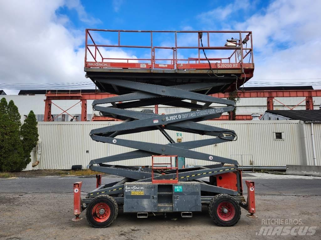 SkyJack SJ 9250 RT Підйомники-ножиці