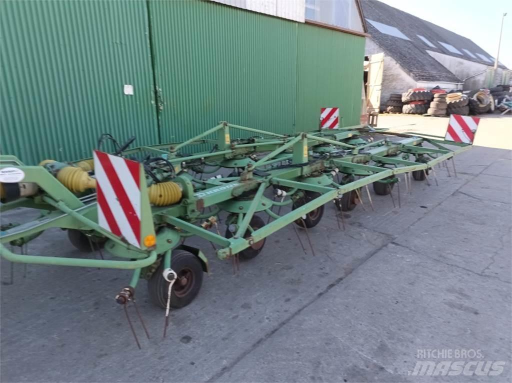 Krone KW1302/12T Граблі і сінозворушувачі