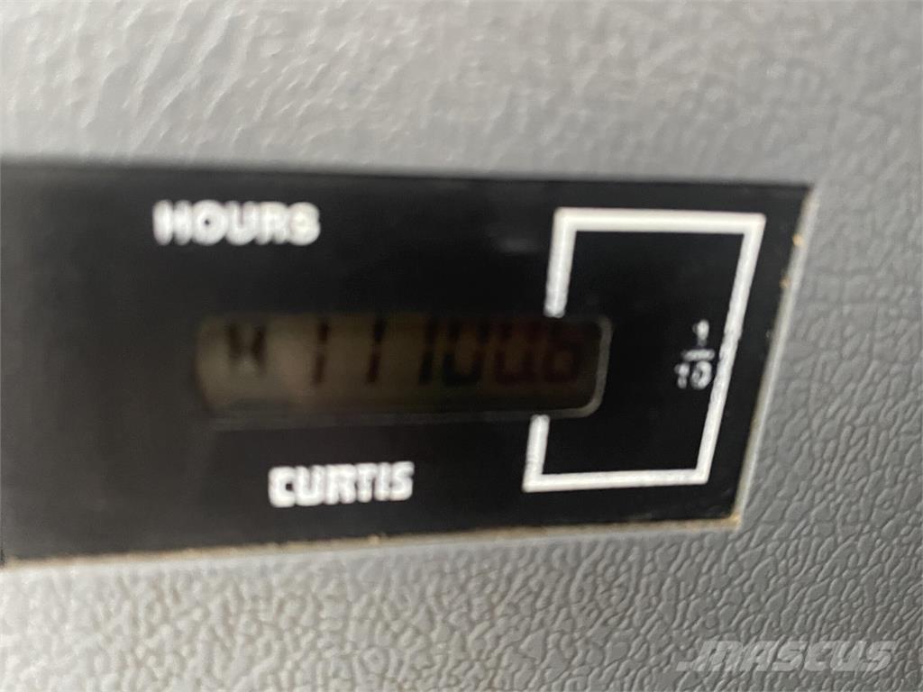 Hyundai HX520L Гусеничні екскаватори