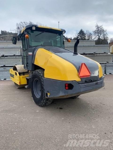Dynapac CA1500D, Vält Грунтові котки