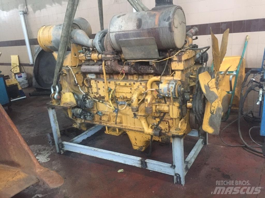 Komatsu WA600-1 Фронтальні навантажувачі