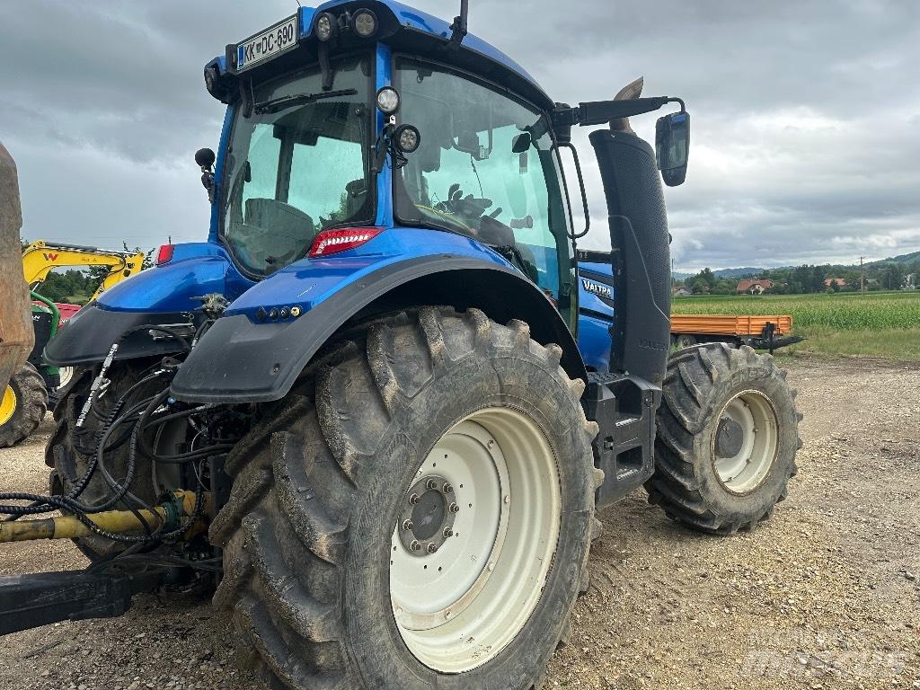 Valtra T 174 E Трактори