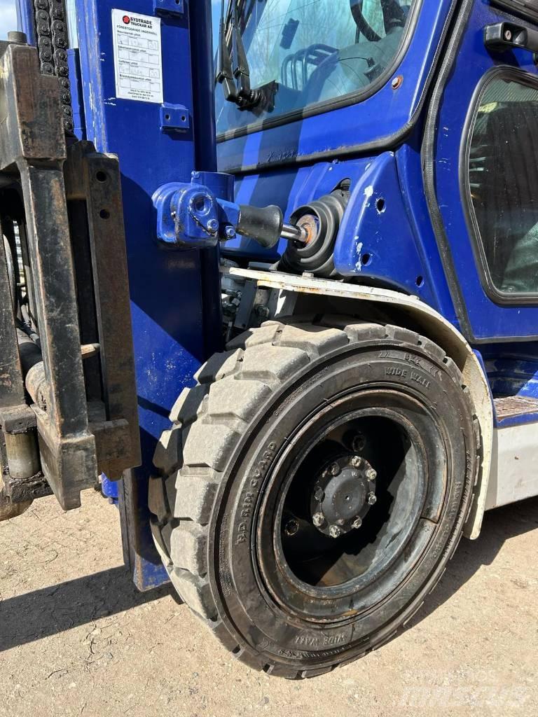 Komatsu FD 30 T-14 Дизельні навантажувачі