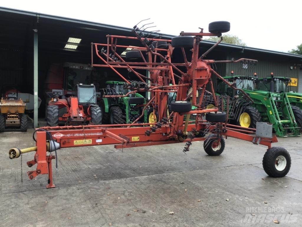 Kuhn GA 7301 Граблі і сінозворушувачі