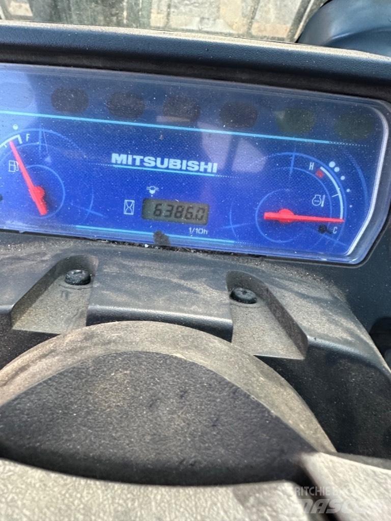 Mitsubishi FD25 Дизельні навантажувачі