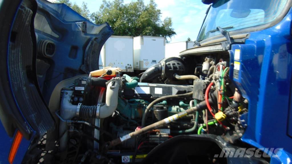 Volvo VNX 300 Вантажівки / спеціальні