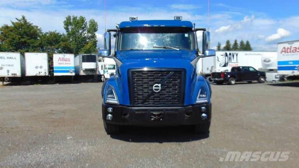 Volvo VNX 300 Вантажівки / спеціальні