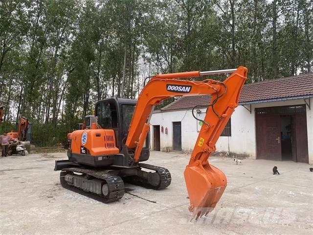 Doosan DX60 Гусеничні екскаватори