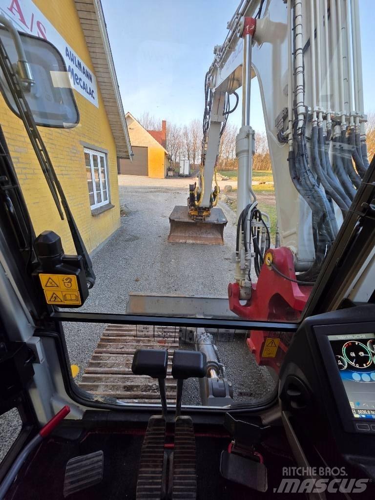 Takeuchi TB 2150 Гусеничні екскаватори