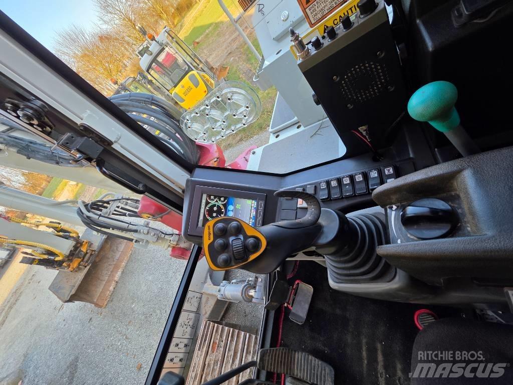 Takeuchi TB 2150 Гусеничні екскаватори