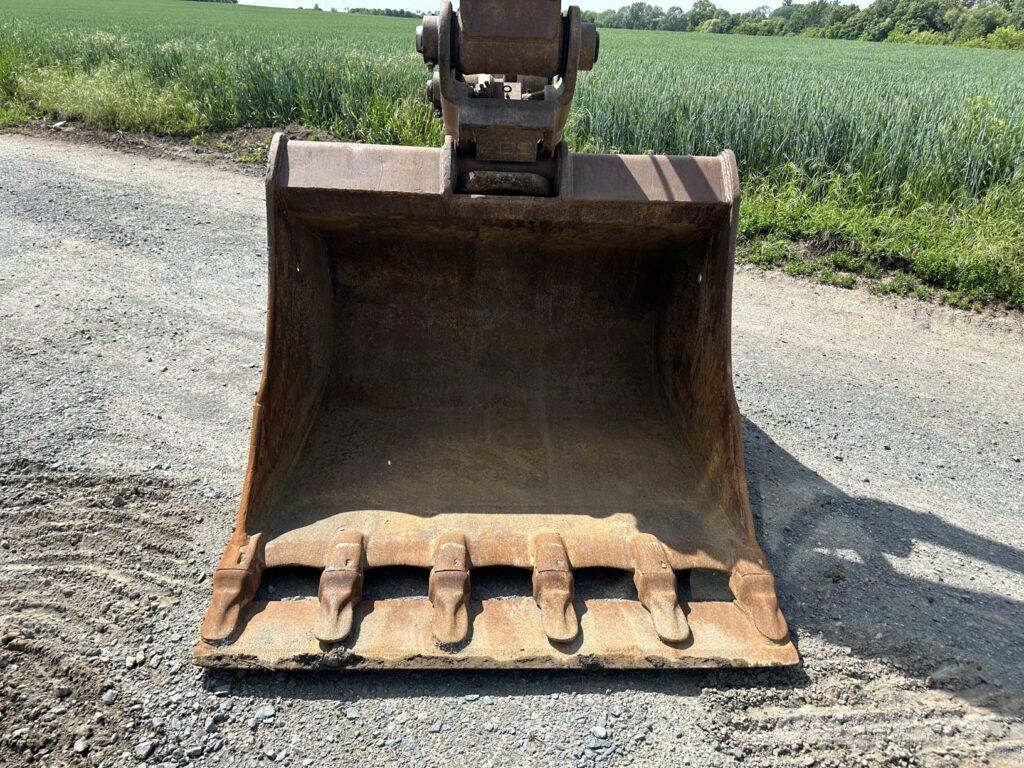 Volvo EC220EL Гусеничні екскаватори