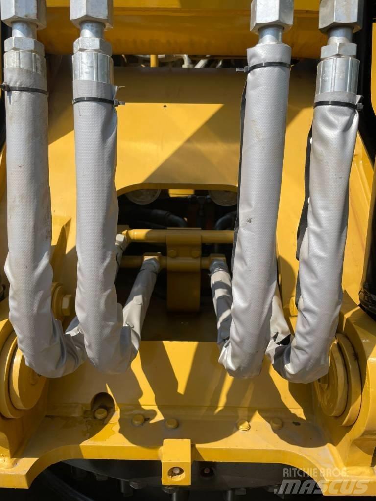 CAT 320 GC Колісні екскаватори