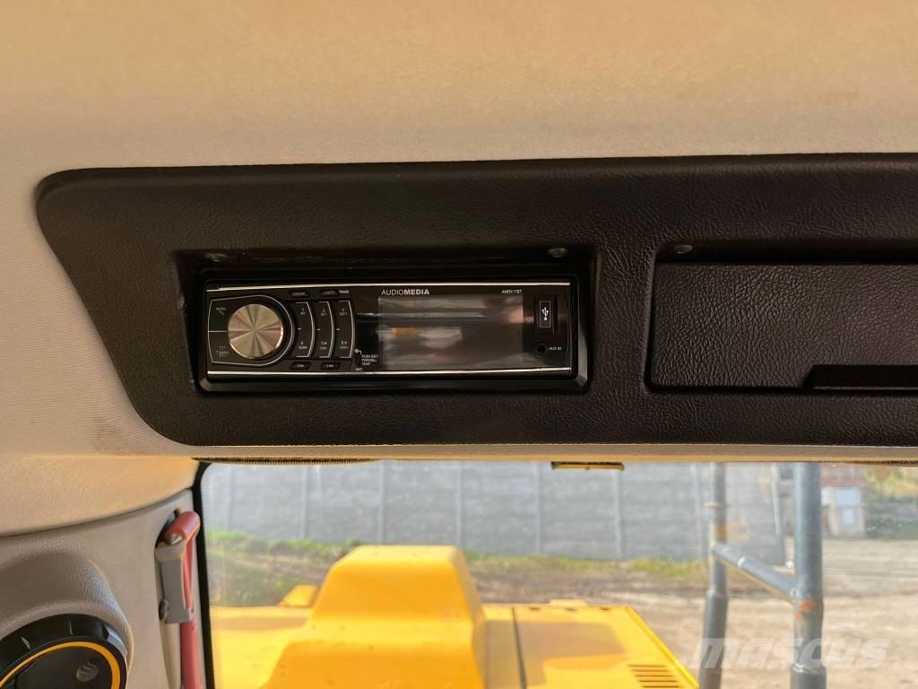 JCB 220X C 4F Гусеничні екскаватори