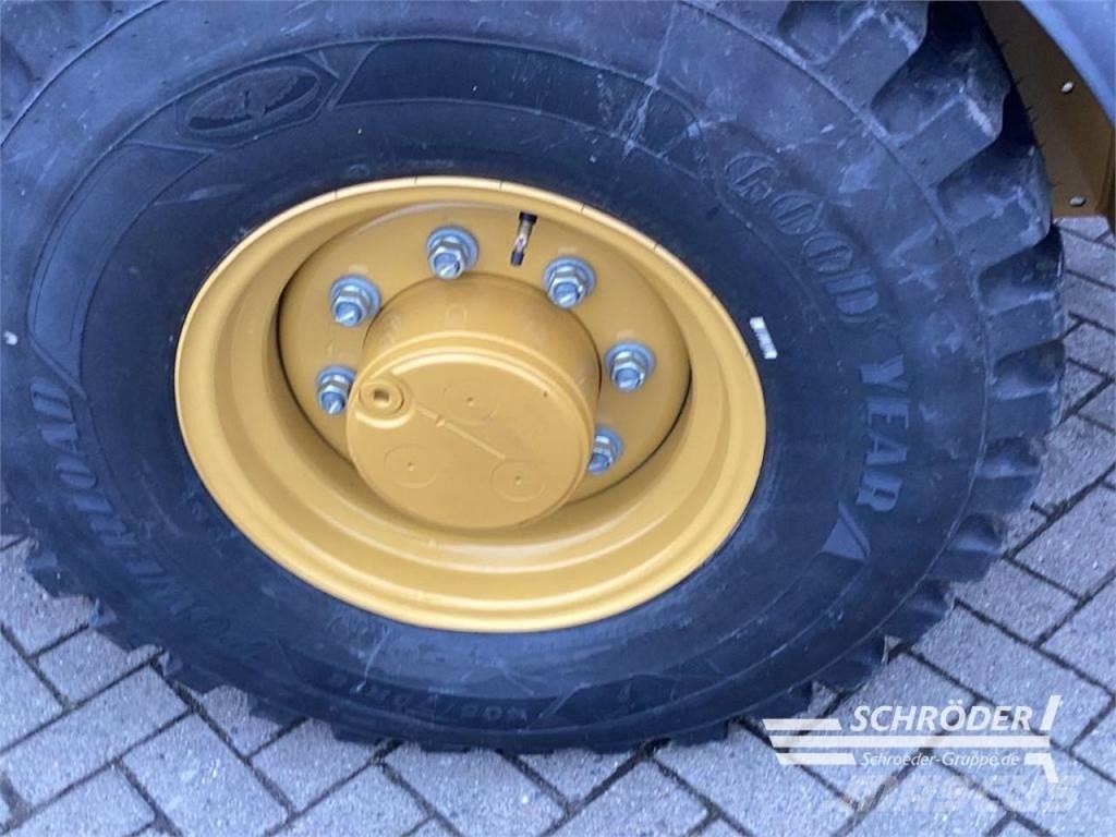 CAT 906 Фронтальні навантажувачі