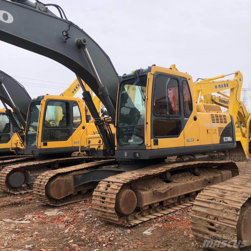 Volvo EC210B Гусеничні екскаватори
