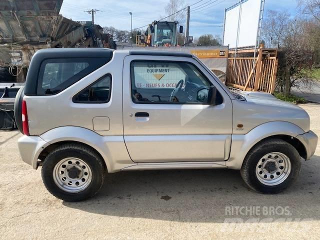 Suzuki Jimny Всюдиходи