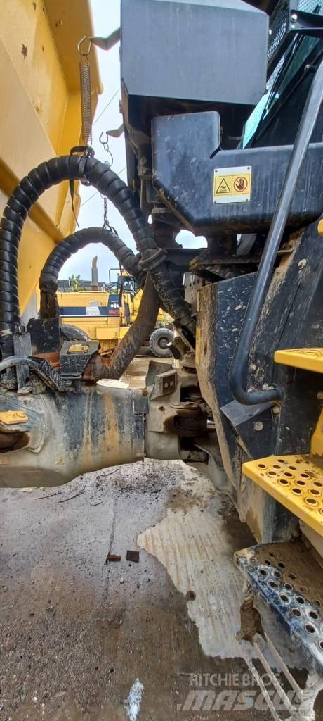 Komatsu HM300-5 Зчленовані самоскиди