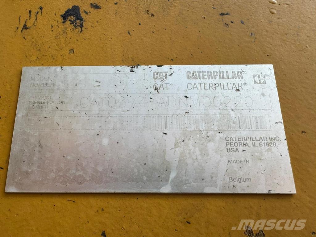 CAT 374FL Гусеничні екскаватори