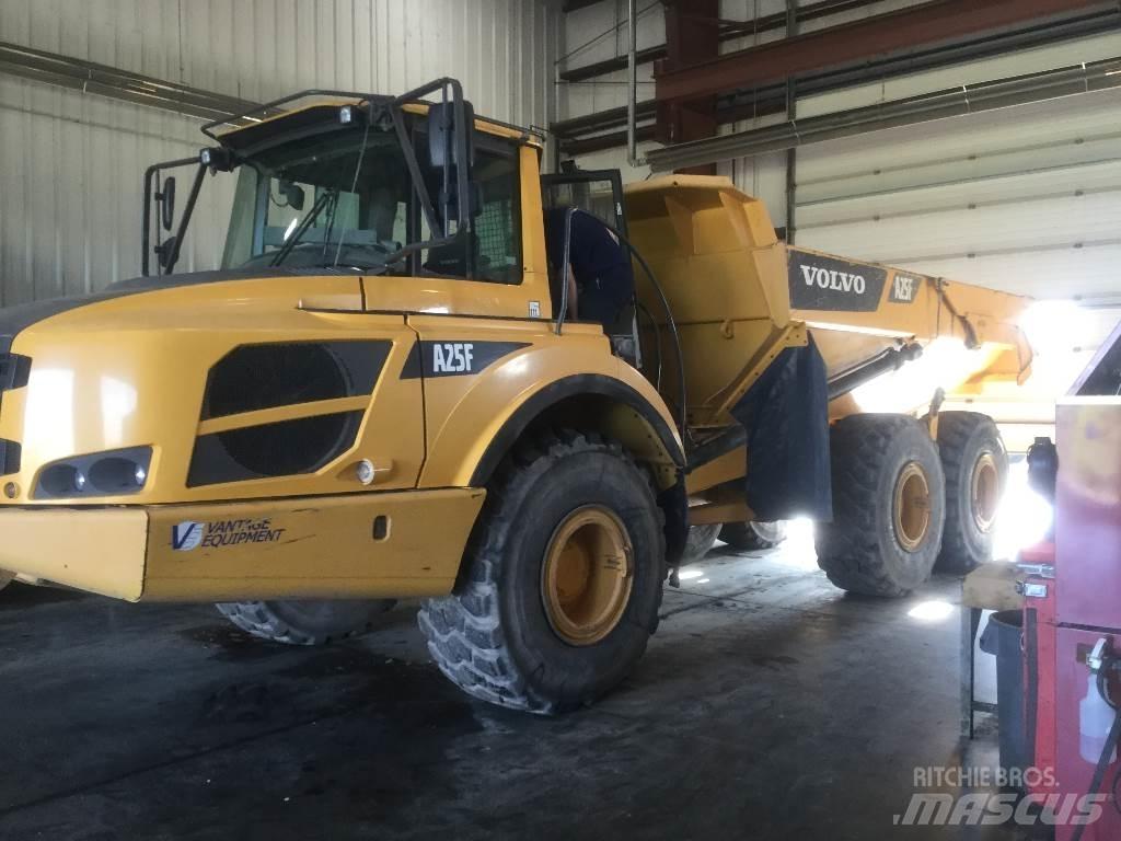 Volvo A 25 F Зчленовані самоскиди