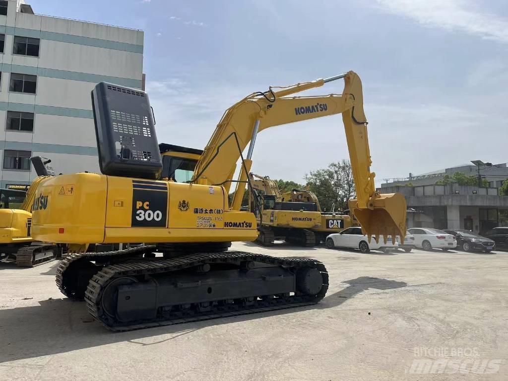 Komatsu PC 300 Гусеничні екскаватори