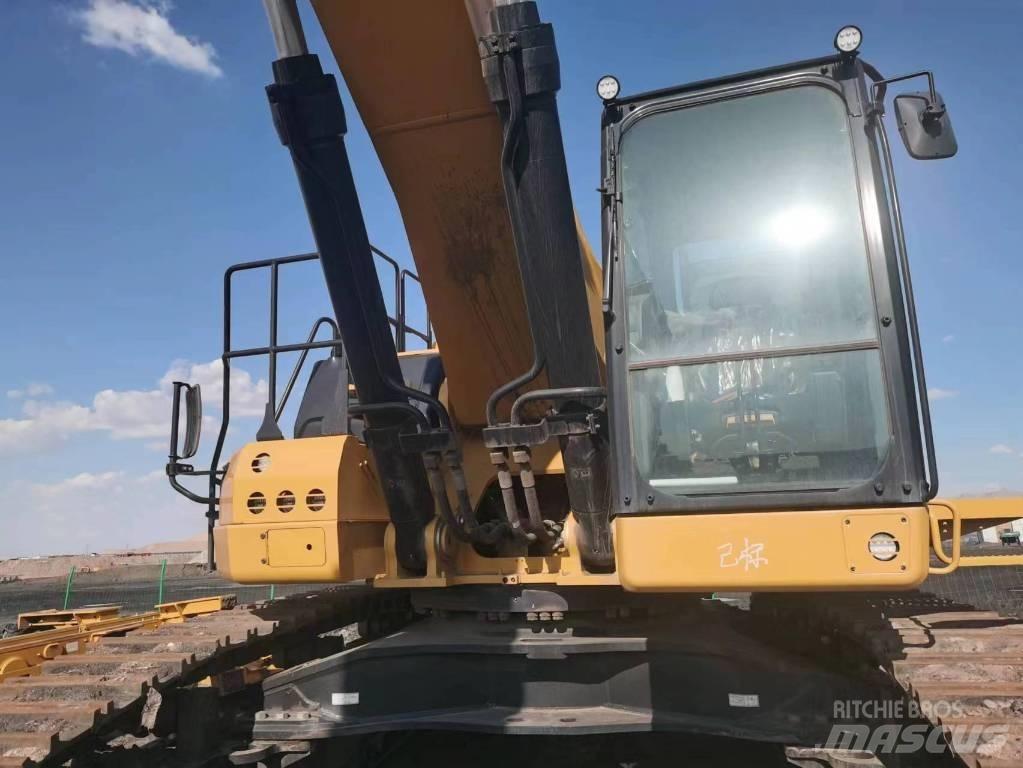 CAT 2020 CAT 374 Колісні екскаватори
