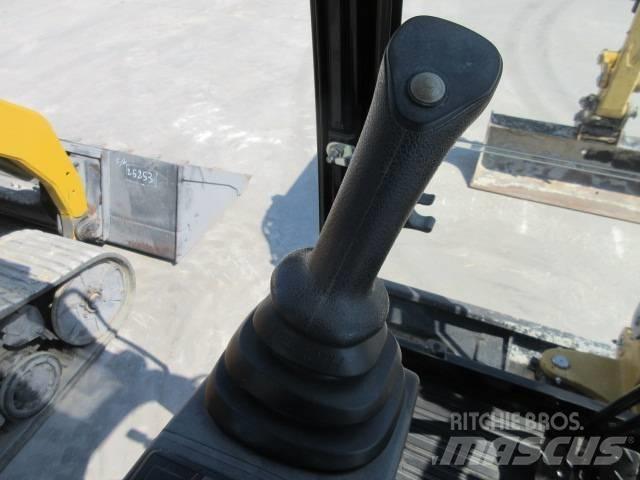 CAT 302.7 D CR Міні-екскаватори < 7т