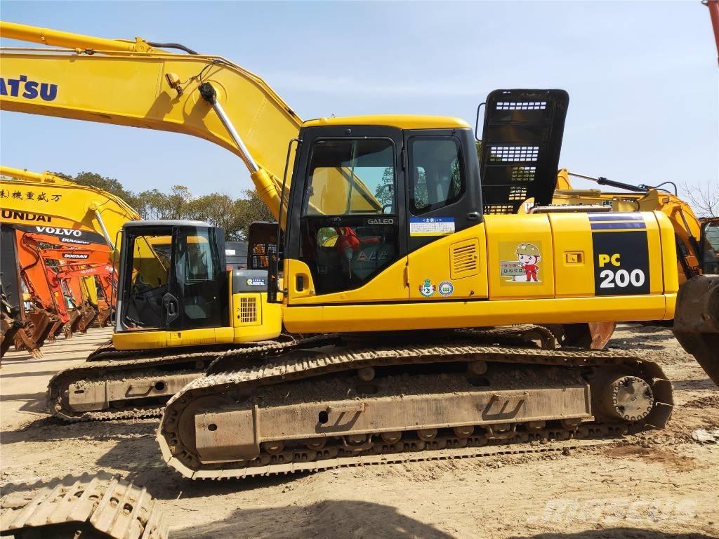 Komatsu PC 200-7 Гусеничні екскаватори