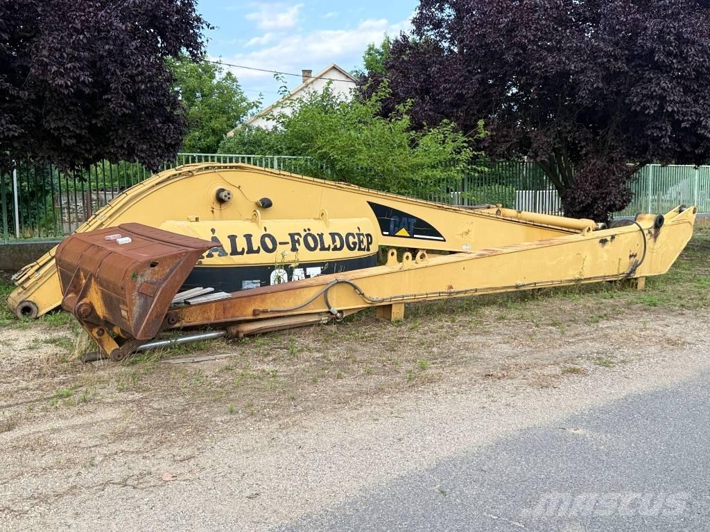 CAT 322 CL Гусеничні екскаватори
