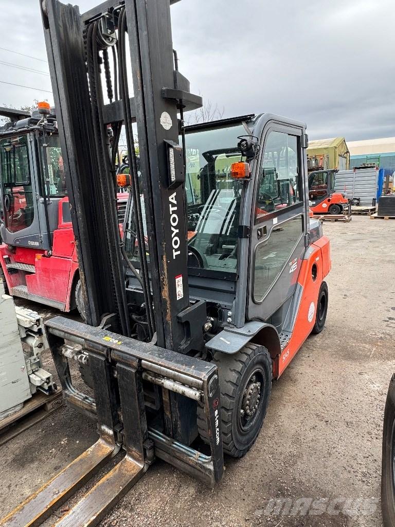 Toyota 40-8FD40N Дизельні навантажувачі