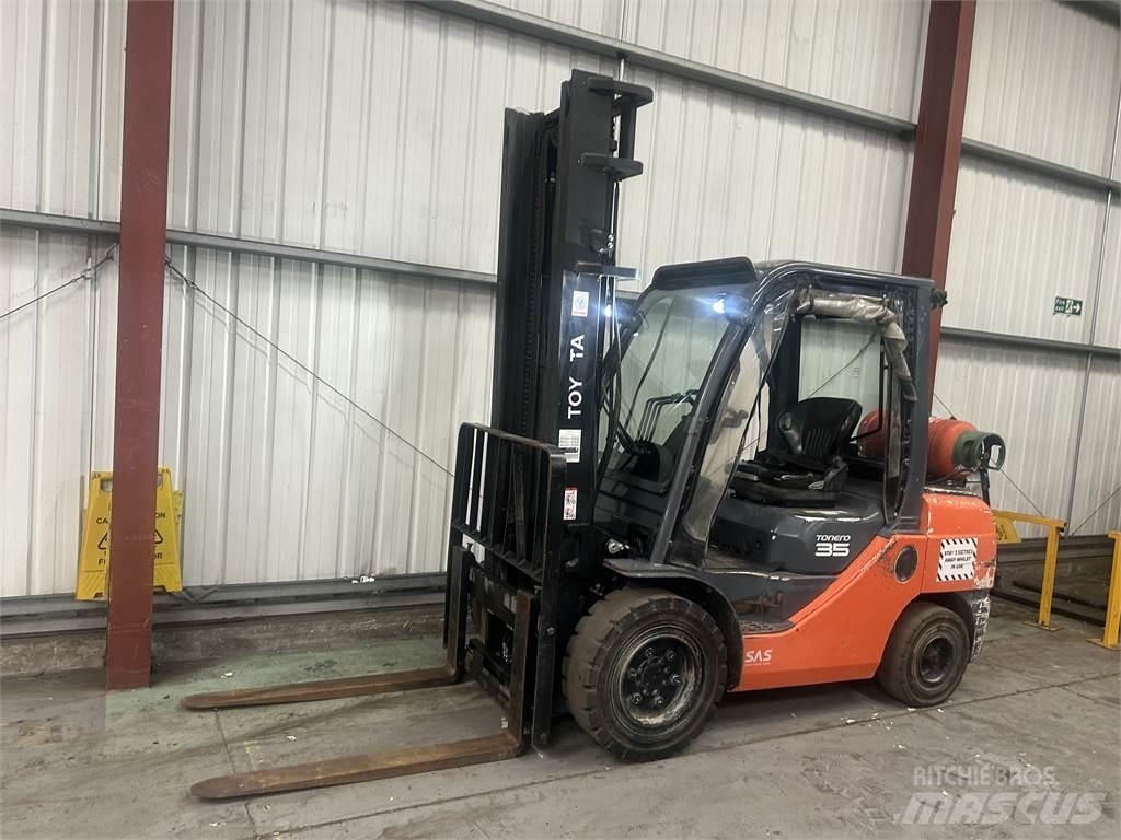 Toyota 02-8FGJF35 Газові навантажувачі