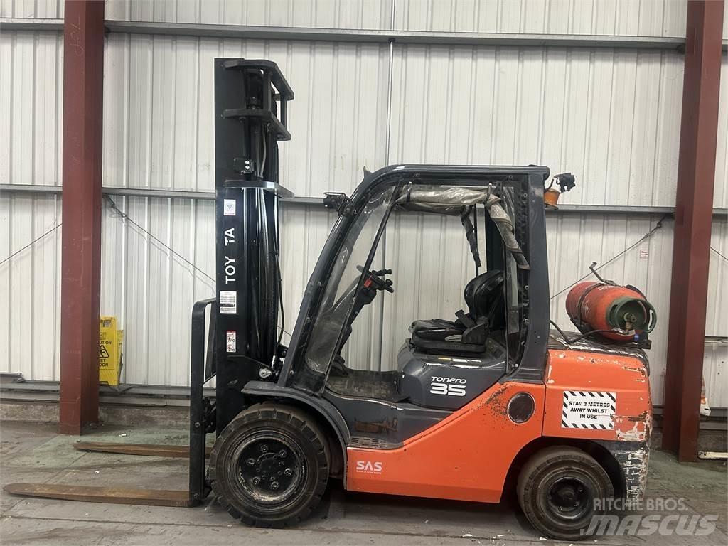 Toyota 02-8FGJF35 Газові навантажувачі