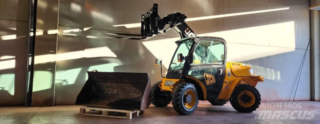 JCB 520-40 Телескопічні навантажувачі