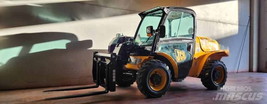 JCB 520-40 Телескопічні навантажувачі