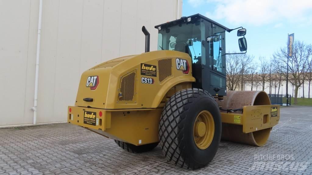 CAT CS66B Грунтові котки